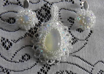Biały opal,komplet ślubny,beading,stal chirurgiczna