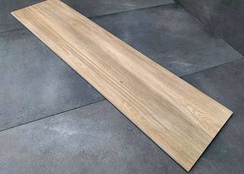 Płytki na schody drewnopodobne 100x30, schody drewniane