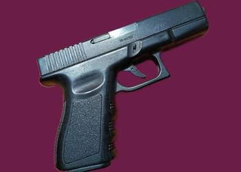 Pistolet hukowy glock 19 short.