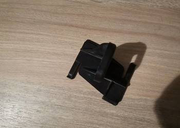 AUDI Q3 PRAWA PODPORA MOCOWANIE ZDERZAKA PRZÓD 8U0805334