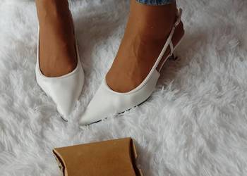 (39) ASOS Design/ Białe czółenka wieczorowe z odkrytą piętą z Londynu, NOWE