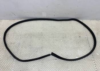 USZCZELKA DRZWI PRZÓD PRAWA DACIA DUSTER SUV 10-18