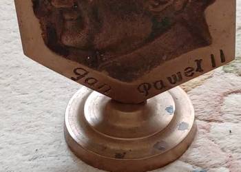 płaskorzeżba mosiężna Jan Paweł II wys 15cm sred 7cm szer 11