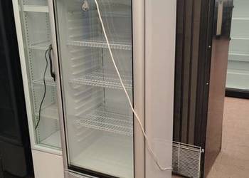 Witryna Szafa chłodnicza przeszklona gastronomiczna srerna lodówka sklepowa