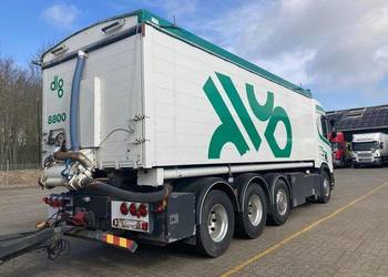 Wywrotka do zboza wydmuchem do paszy Scania odkurzacz do sruty przyczepa