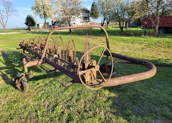 Zgrabiarka gwiazdowa, przetrząsarka, pająk do siana