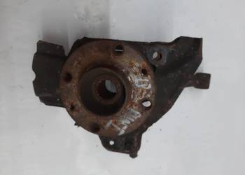 Fiat Punto 1 1,1 1,2  piasta zwrotnica lewa