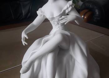 Figurka porcelanowa "Dama w krynolinie" Wallendorf.