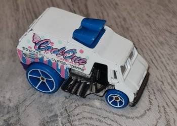 Autko samochód resorak Hot Wheels Cool One 2015