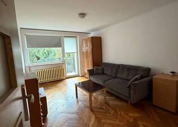 Odświeżone M-3, Doły, ul. Przemysłowa 18B,  przy parku