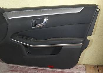 Boczek tapicerka drzwi Mercedes W212 Prawy przód Anglik