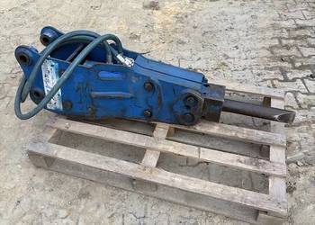 Młot do koparki uszkodzony