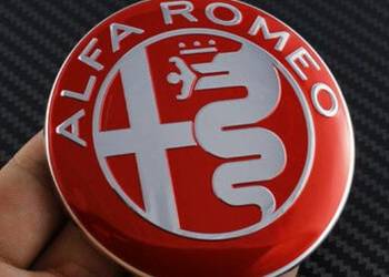 NOWY znaczek logo Alfa Romeo srebrno czerwony znaczek 74mm