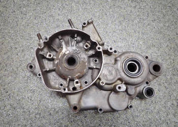 BLOK KARTER LEWY SILNIKA KLEJONY ! SUZUKI RM 125 90-00R F114
