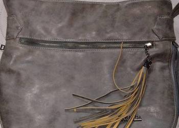 Elegancka szara torebka ze skóry Im Haoda.