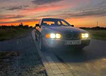 BMW 523 samochód osobowy 1998r