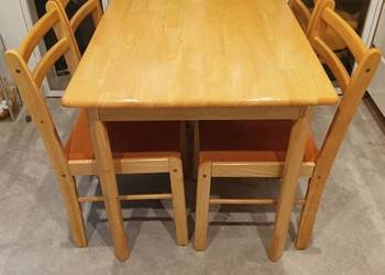 Sprzedam stół i 4 krzesła (komplet)