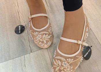 (41) WideFit/Bogato zdobione perłami baleriny wieczorowe z zapięciem, Nowe