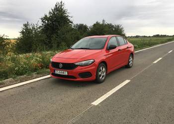 Wynajem Wypożyczalnia aut Fiat Tipo