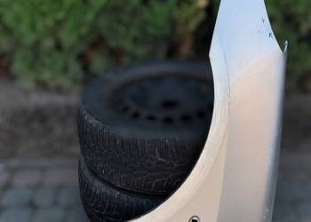 BŁOTNIK LEWY PRZÓD Peugeot 307 kolor nie znany części Czarna Opona