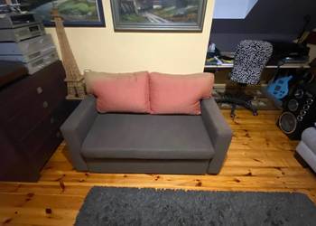 Sofa 2 osobowa IZA 2R z funkcją spania i pojemnikiem na pościel Sofa 2 osobowa IZA 2R z funkcją spania i pojemnikiem na pościel
