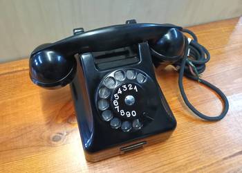 PRL Telefon T4, bakelit, 1953r. Ekspozycyjny zabytek techniki.