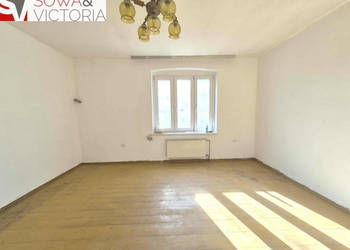 Parter w trzyrodzinnej willi w Jaworze.