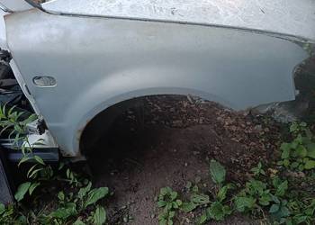 Błotnik Prawy LB7Z Passat B5 (P-1)