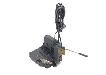 ZAMEK DRZWI LEWY PRZÓD MERCEDES W203 Sedan/Limuzyna 004133112620 00-07