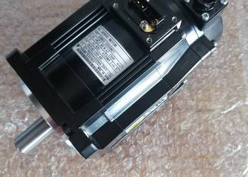 SERWOMOTOR YASKAWA SGMGV-05D8M21