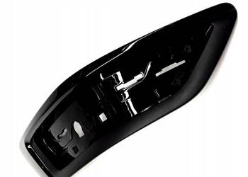 VOLVO XC70 tylna lewa kratka odblasku chrom OE