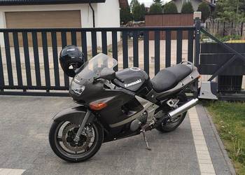 Sprzedam Kawasaki ZZR600E 2000r w bardzo ładnym stanie i po dużym serwisie.