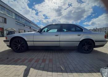 BMW Seria 7 E38 735i V8 Automat