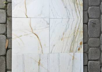 Płytki Marmurowe ONYX GOLD 30,5x30,5x1 matowe