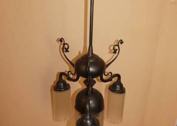 Dekoracyjna trójramienna lampa wisząca, stare porcelanki