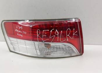 TOYOTA AVENSIS T27 KOMBI   LAMPA TYŁ LEWA