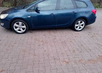 Opel Astra j benzyna