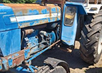 Ciągnik ford 5000