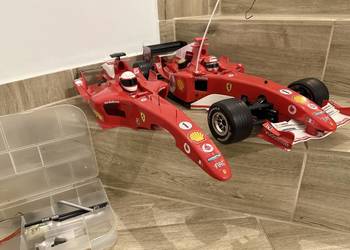 Model Ferrari F2005 Deagostini Kyosho silnik spalinowy RC skala 1/8