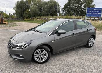 Opel Astra 1.4 BENZYNA Klimatronik Nawigacja Tempomat Ledy HAK AppleCar