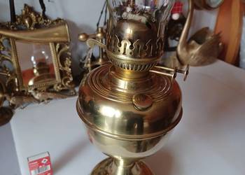 Piękna lampa naftowa, mosiężna, masywna.