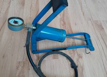 Pompka nożna z czasów PRL