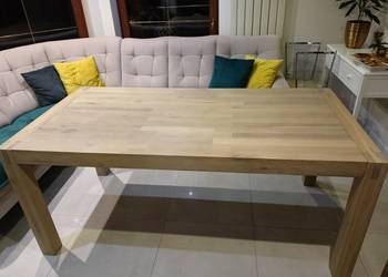 Piękny stół debowy