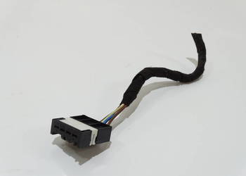 KOSTKA WTYCZKA LAMPY TYŁ TYLNEJ W BŁOTNIK BMW E61 OE (4555742)