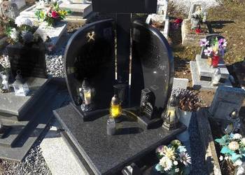 Pomniki urnowe książki flakony oblozenia Kamieniarstwo Parapety