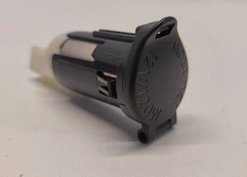 MAZDA 2 TOYOTA YARIS IV GNIAZDO ZAPALNICZKI