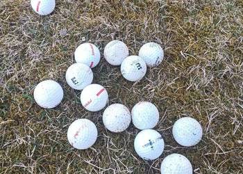 Wózek do pchania na torbę z kijami trzy koła