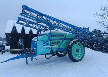 Opryskiwacz berthoud racer 25 w oryginale dawkowanie ciągany na kołach