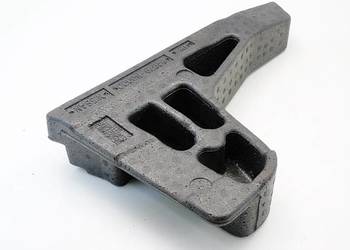 Wypełnienie wkład bagażnika Nissan Almera Tino 2002