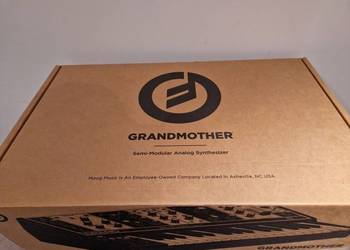 Moog Grandmother Semi-Modular Analog Synthesizer with Keyboard